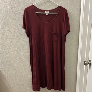 Women's Burgundy Short Sleeve T-Shirt Dress